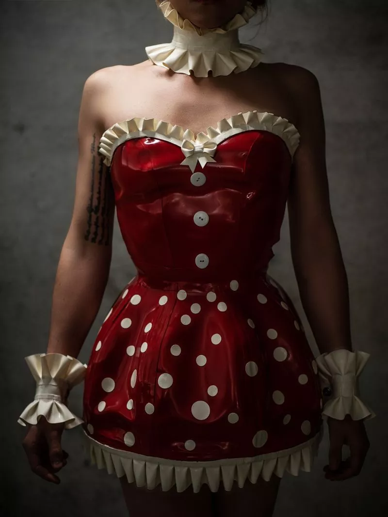 Lady Amanita – Schweizer Domina, Porträt